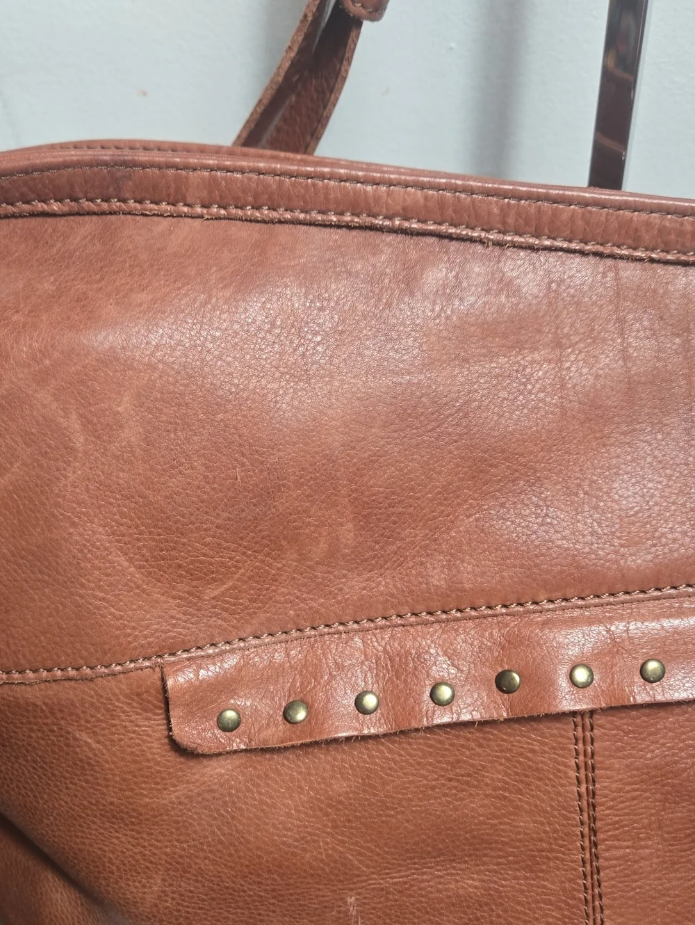 Ashwood Uk Brown Leather Stud-Accent Large Slingp Bag